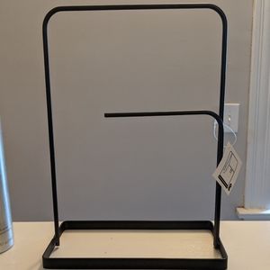 New Jewelry Stand